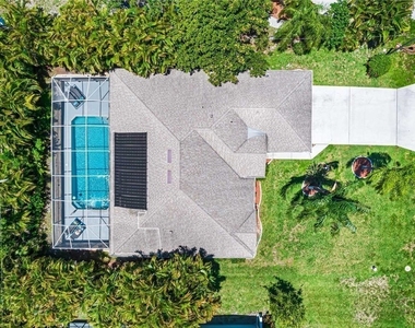 620 Se 21st Terrace - Photo Thumbnail 17