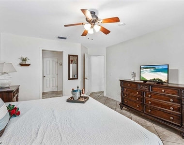 620 Se 21st Terrace - Photo Thumbnail 8