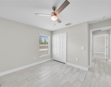 4326 Ne 24th Place - Photo Thumbnail 13