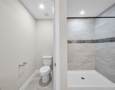 4326 Ne 24th Place - Photo Thumbnail 20