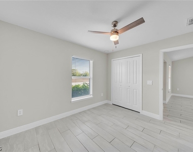 4326 Ne 24th Place - Photo Thumbnail 12