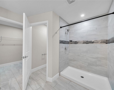 4326 Ne 24th Place - Photo Thumbnail 19