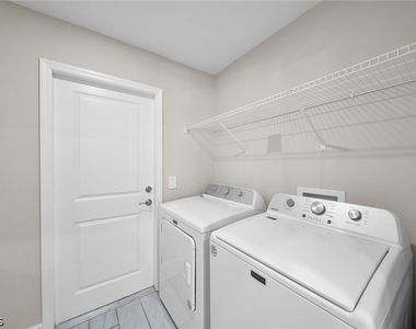 4326 Ne 24th Place - Photo Thumbnail 10