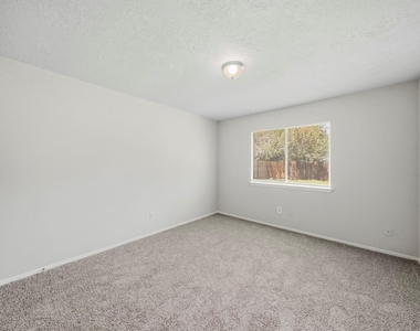 8418 Lone Quail Drive - Photo Thumbnail 7