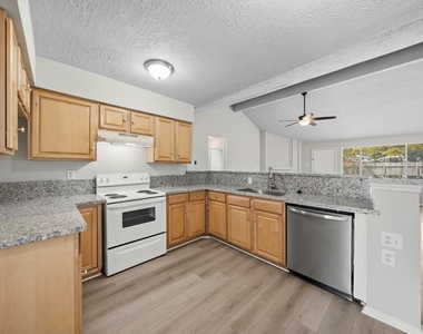 8418 Lone Quail Drive - Photo Thumbnail 3