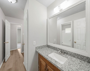 8418 Lone Quail Drive - Photo Thumbnail 5