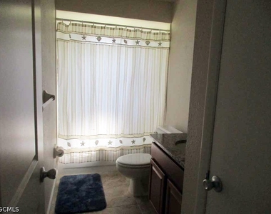1510 Se 11th Place - Photo Thumbnail 14