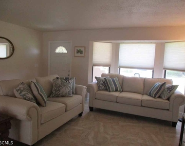 1510 Se 11th Place - Photo Thumbnail 2