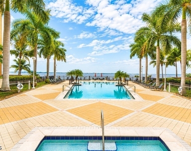 2825 Palm Beach Boulevard - Photo Thumbnail 14