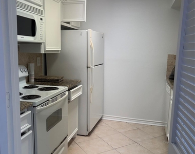 3220 69th Street - Photo Thumbnail 23