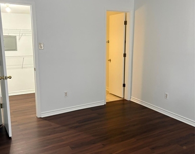 3220 69th Street - Photo Thumbnail 28