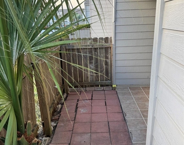 3220 69th Street - Photo Thumbnail 43