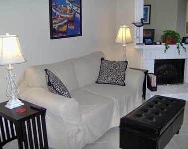 3220 69th Street - Photo Thumbnail 5