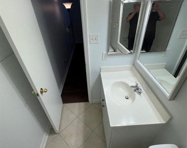 3220 69th Street - Photo Thumbnail 35