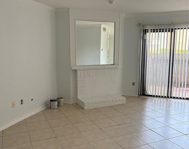 3220 69th Street - Photo Thumbnail 24