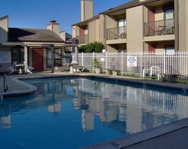 3220 69th Street - Photo Thumbnail 15