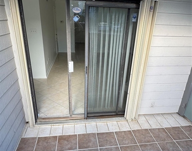 3220 69th Street - Photo Thumbnail 44