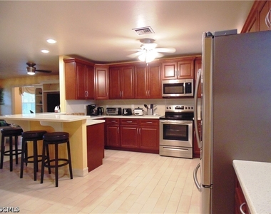 1120 Se 33 Terrace - Photo Thumbnail 3