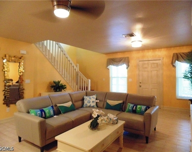 1120 Se 33 Terrace - Photo Thumbnail 11