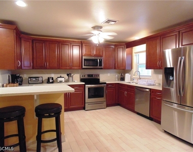 1120 Se 33 Terrace - Photo Thumbnail 2