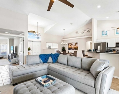4131 Sw 17th Place - Photo Thumbnail 29