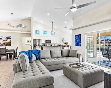4131 Sw 17th Place - Photo Thumbnail 4