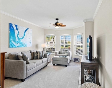 4131 Sw 17th Place - Photo Thumbnail 7