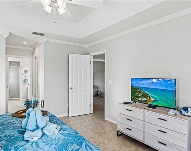 4131 Sw 17th Place - Photo Thumbnail 10