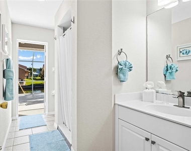 4131 Sw 17th Place - Photo Thumbnail 15