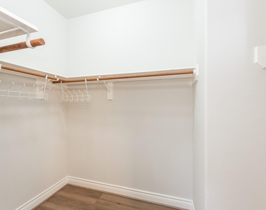2616 Starboard Point Drive - Photo Thumbnail 11