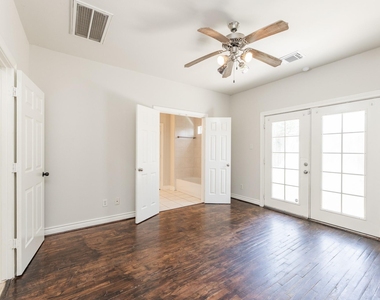 2616 Starboard Point Drive - Photo Thumbnail 8