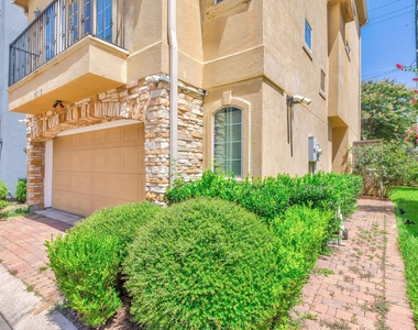 2616 Starboard Point Drive - Photo Thumbnail 3