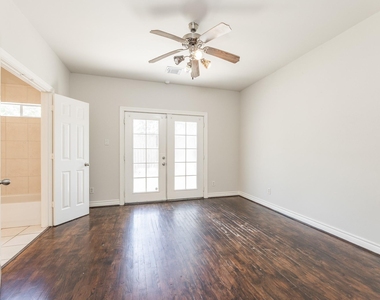 2616 Starboard Point Drive - Photo Thumbnail 7