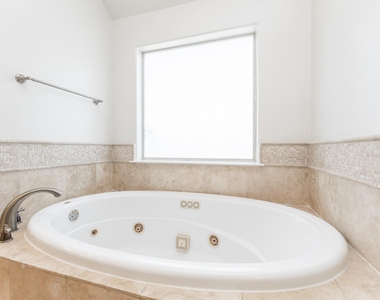 2616 Starboard Point Drive - Photo Thumbnail 28