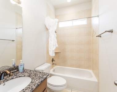 2616 Starboard Point Drive - Photo Thumbnail 24