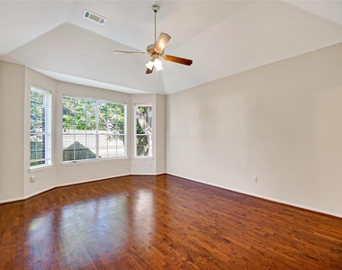 2411 Charter Oaks Court - Photo Thumbnail 14