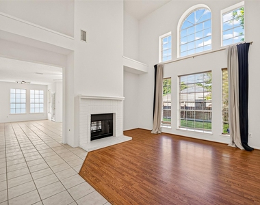 2411 Charter Oaks Court - Photo Thumbnail 3
