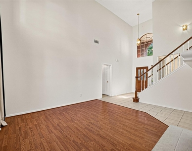2411 Charter Oaks Court - Photo Thumbnail 4