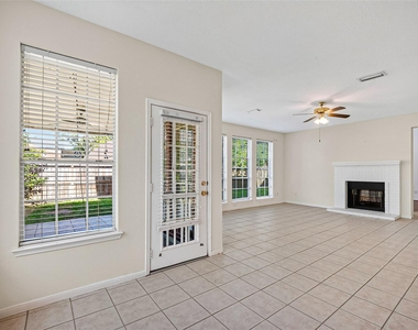 2411 Charter Oaks Court - Photo Thumbnail 12