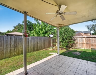 2411 Charter Oaks Court - Photo Thumbnail 24