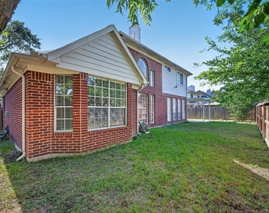 2411 Charter Oaks Court - Photo Thumbnail 26