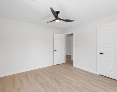 12019 Beth Lane - Photo Thumbnail 24