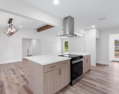 12019 Beth Lane - Photo Thumbnail 4
