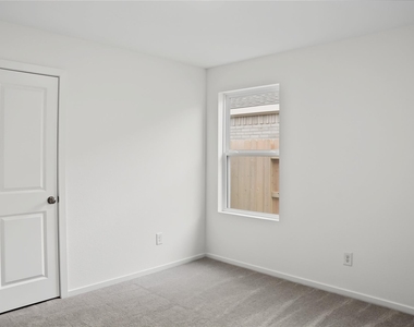 16819 Spotted Oak Dr - Photo Thumbnail 3