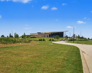 16819 Spotted Oak Dr - Photo Thumbnail 19