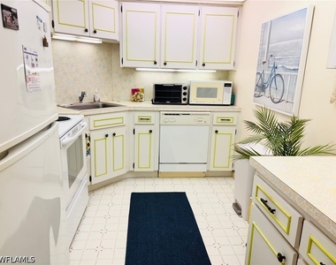 4005 Gulf Shore Boulevard N - Photo Thumbnail 8