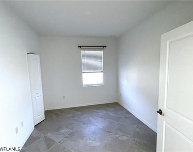 2007 Vermont Lane - Photo Thumbnail 9