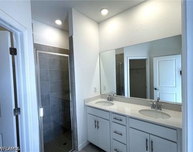 2007 Vermont Lane - Photo Thumbnail 7