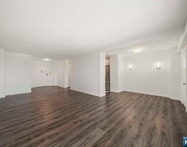 307 Prospect - Photo Thumbnail 4
