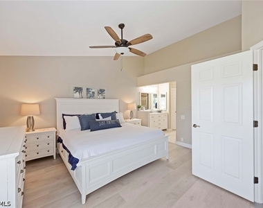 13631 Worthington Way - Photo Thumbnail 12